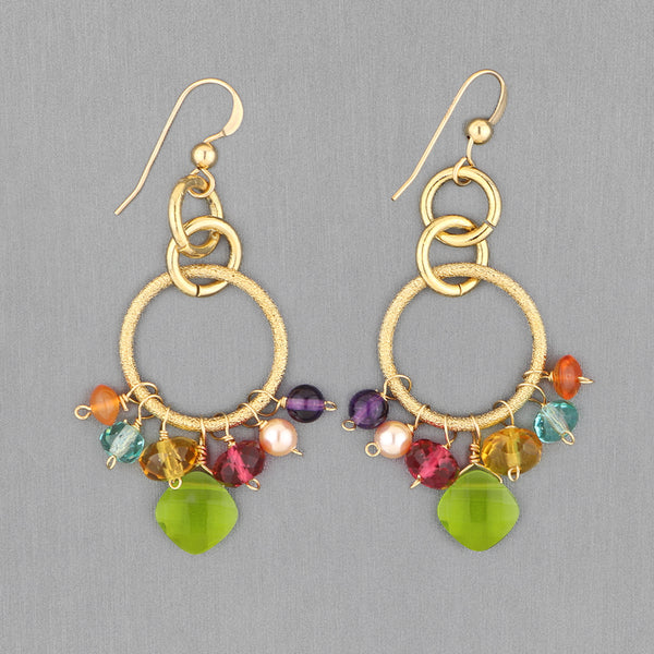 Anna Balkan Earrings: Paige Circle Firework, Gold with Peridot