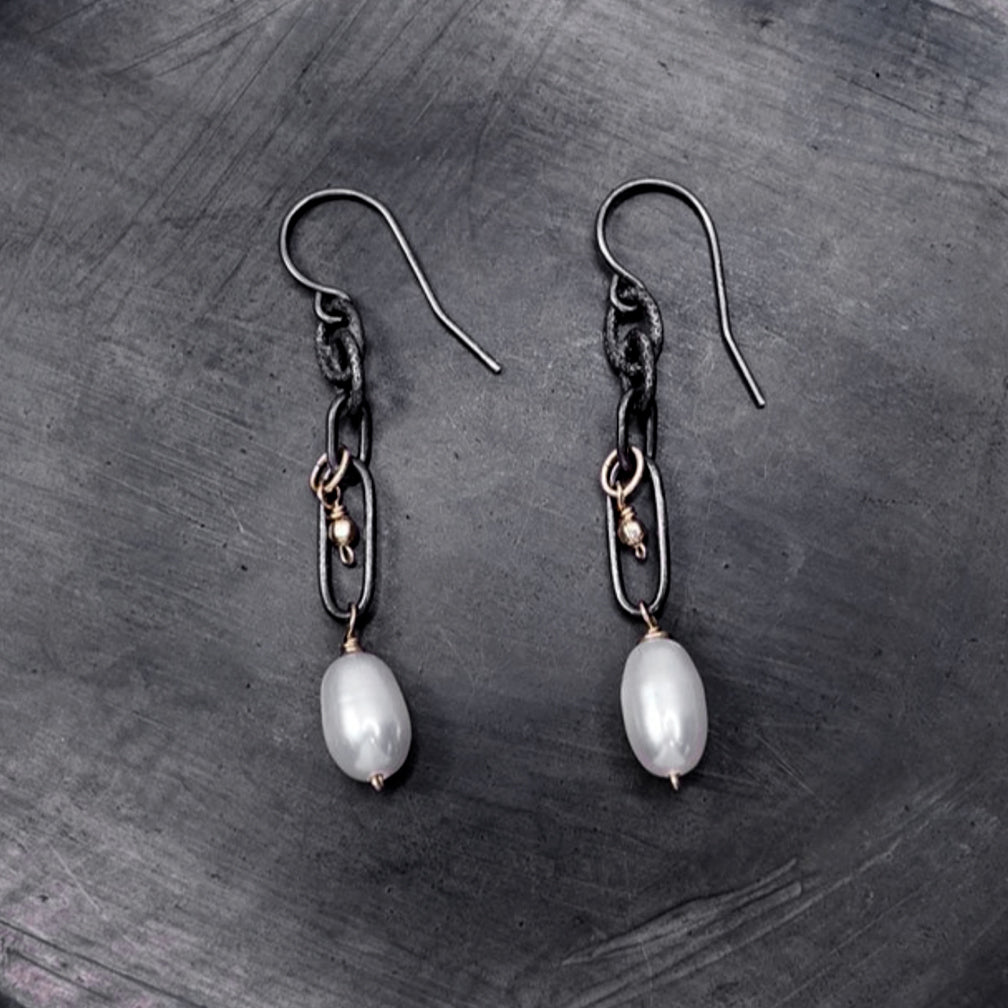 Calliope Jewelry: Earrings: Oval Knot Chain with Pearls