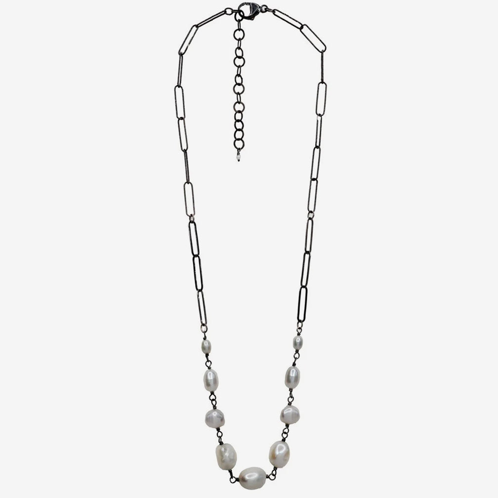 Calliope Jewelry: Necklace: Large Pearls on Oval Chain