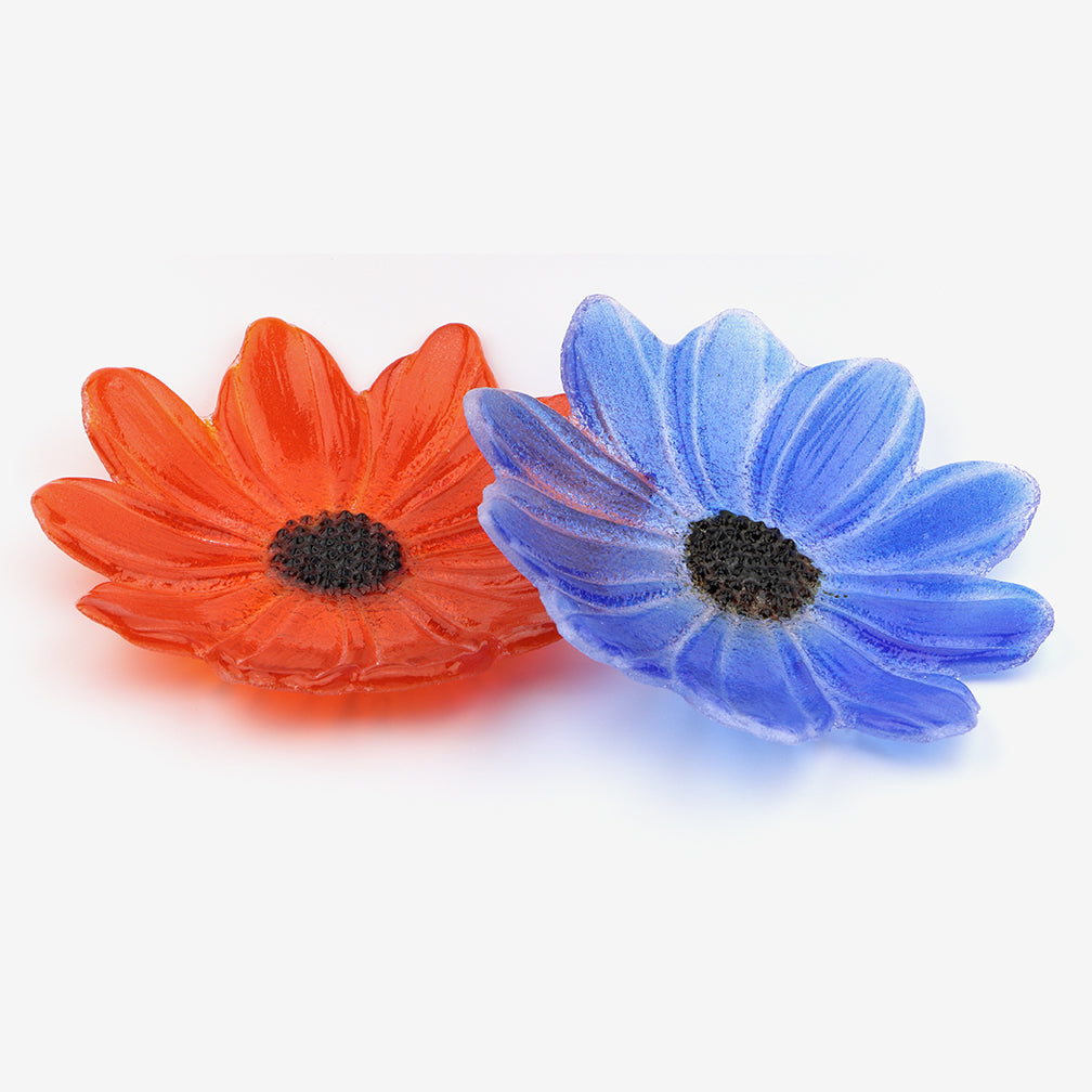 Free Spirit Glass Art Dish: 6 Daisy, Blue