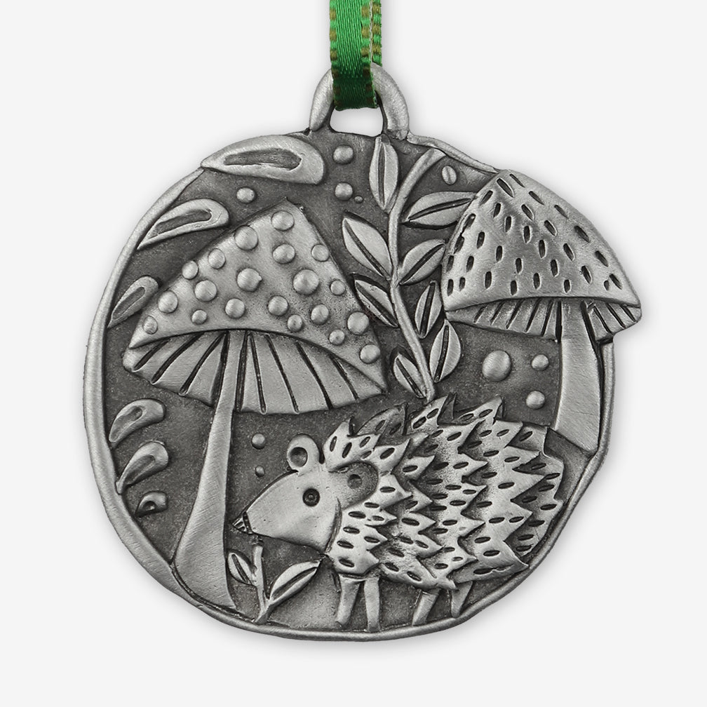 Leandra Drumm: Ornament: Hedgehog
