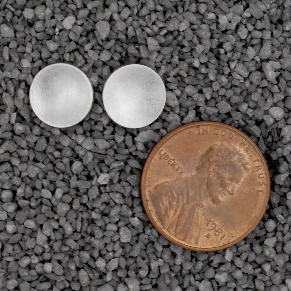 Zina Kao Exclusives Post Earrings: Baby Geo Disc, Silver