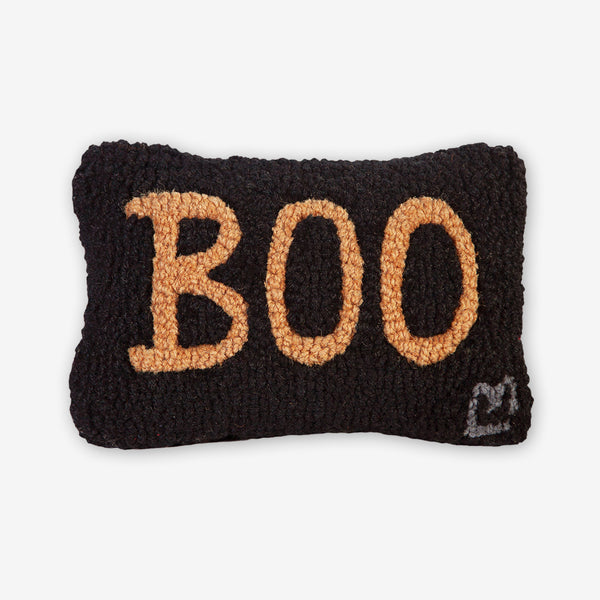 Chandler 4 Corners: Hand-Hooked Wool Pillow: 12x8 Inch BOO