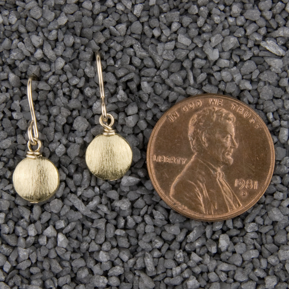 Zina Kao Exclusives Wire Earrings: Coin Small, Gold