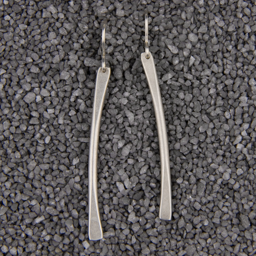 Zina Kao Exclusives Wire Earrings: Thin Stick, Silver
