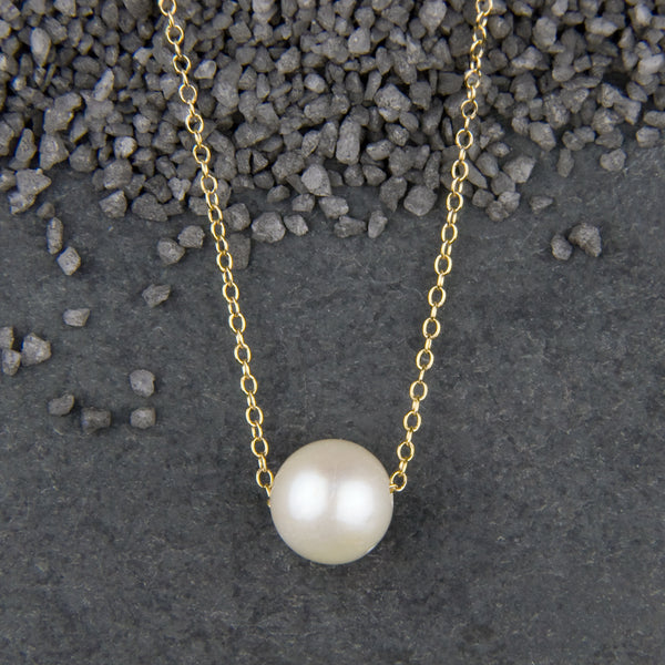 Zina Kao Exclusives Necklace: Threaded Pearl: Small Gold