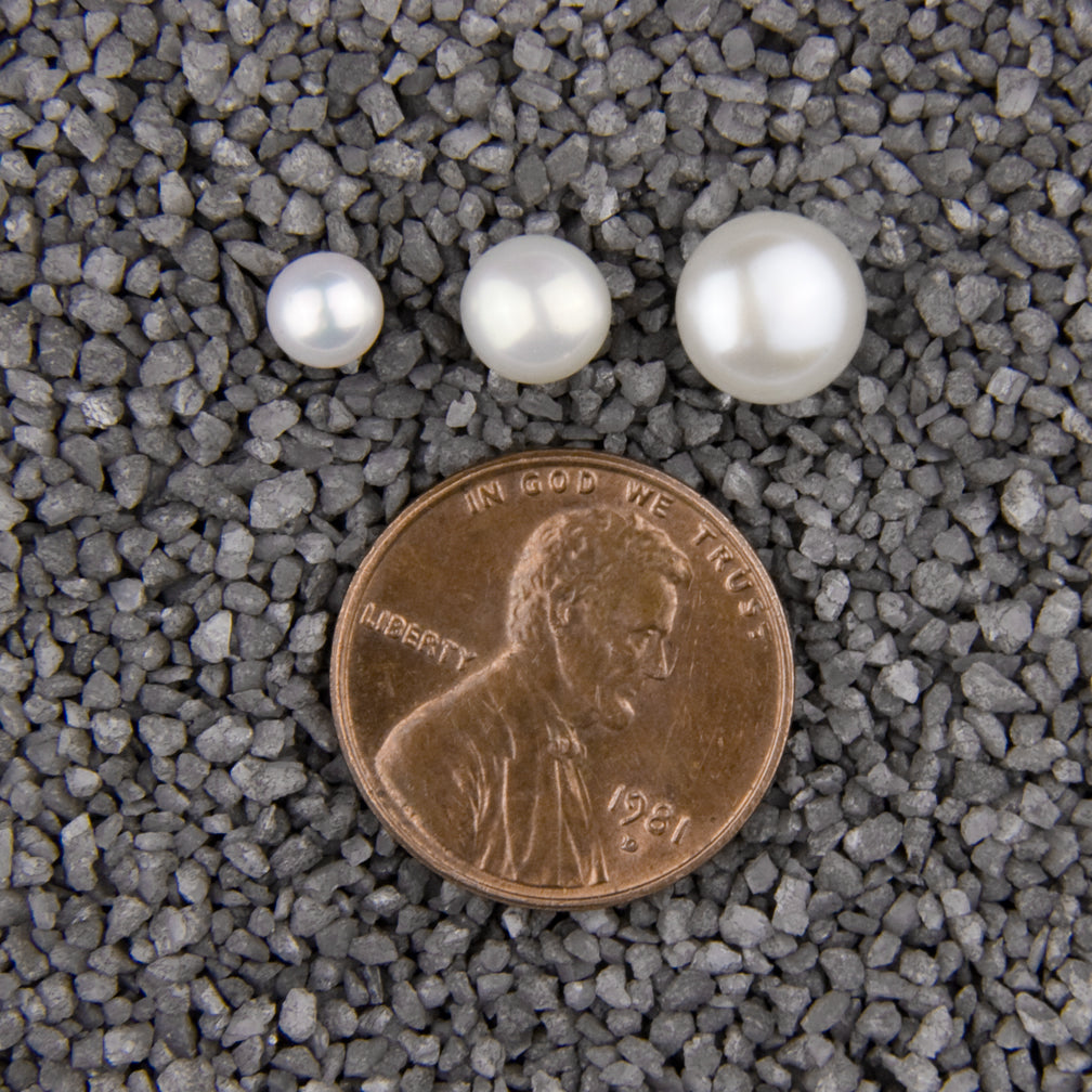 Zina Kao Exclusives Post Earrings: Simple White Pearl